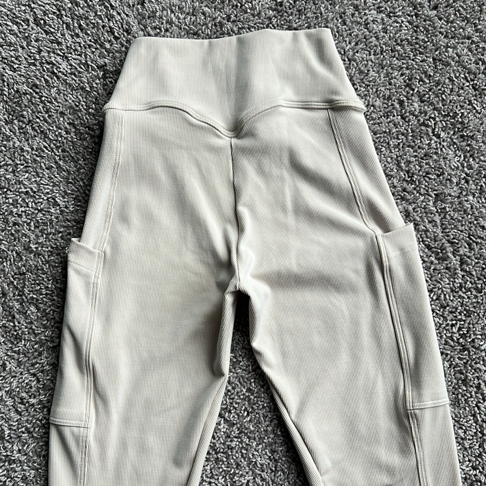 IGUC-Bombshell Sportswear Ribbed fabric Small - Picture 3 of 5